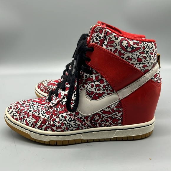 Nike Dunk Sky High Liberty of London Women's Size 6 Red Shoes 529040-600 - Picture 4 of 9